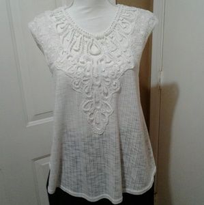 🌺 NWOT Exquisite Flying Tomato Lace Blouse